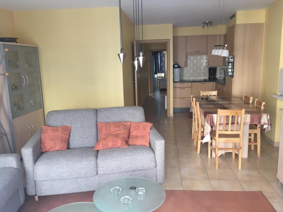 Apartment Gelegen App Met Lateraal Zeezicht